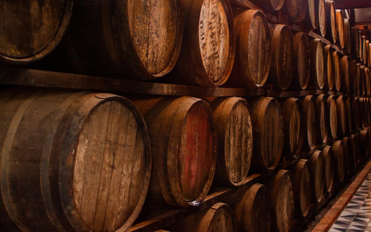 muro di botti di bourbon del tennessee (tennessee, stati uniti)
