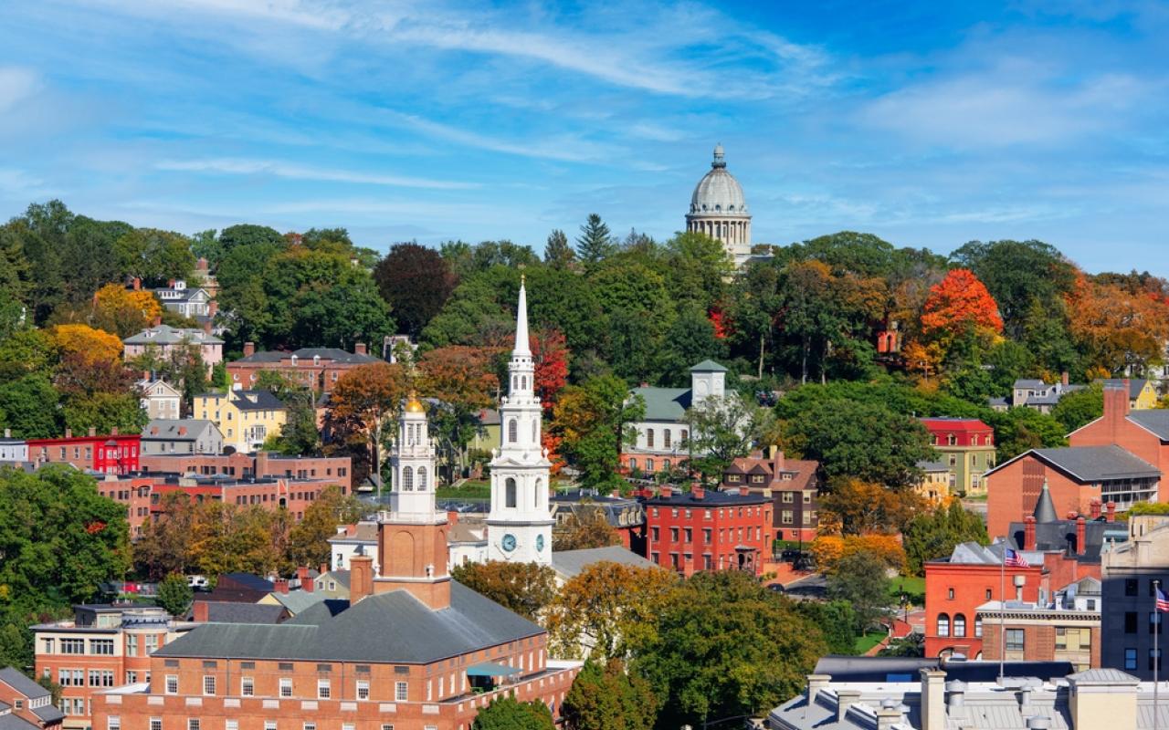 panorama della città di providence con vista sulla cupola e le chiese (rhode island, stati uniti)