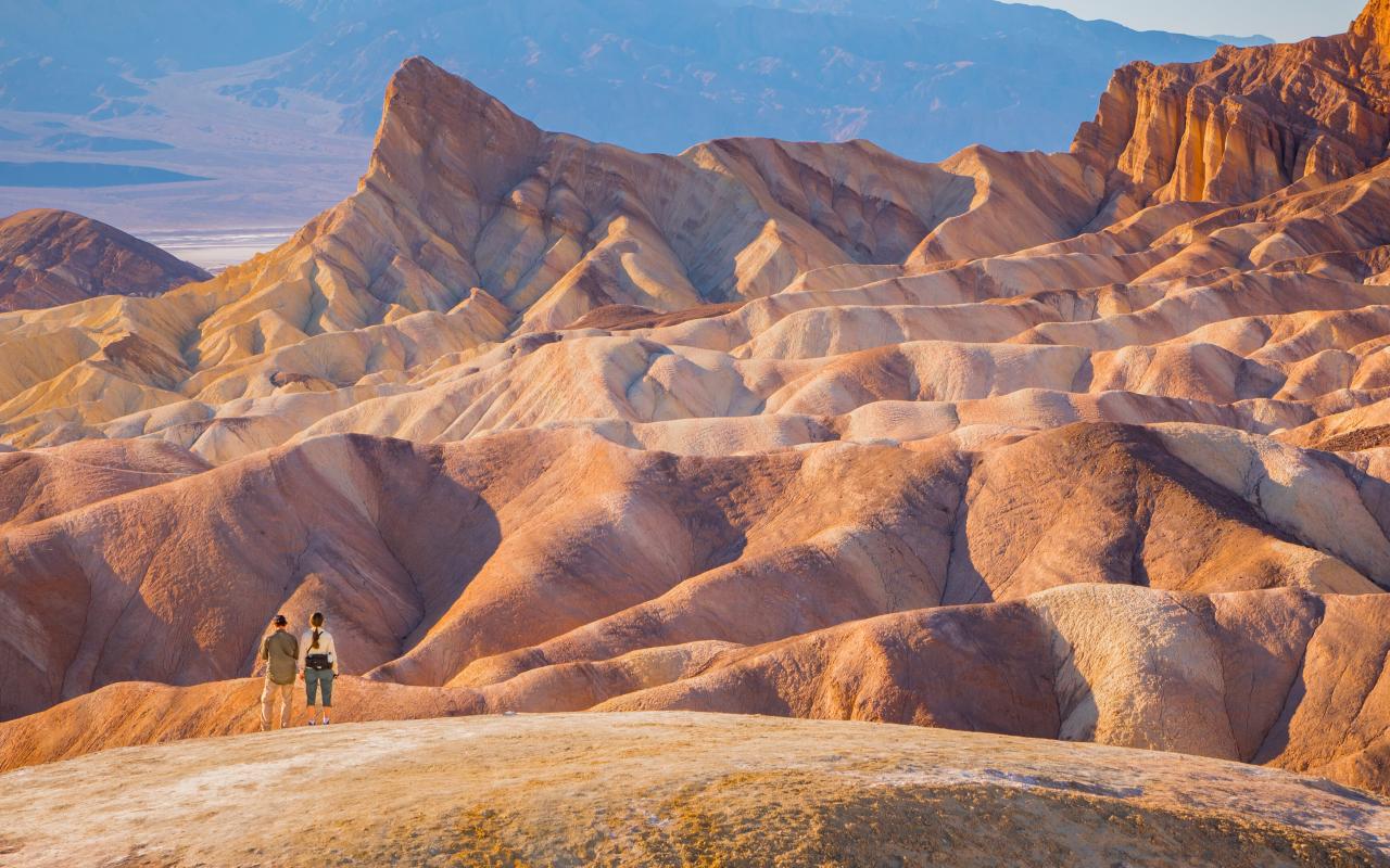 zabriskie point nella death valley national park (california, stati uniti)