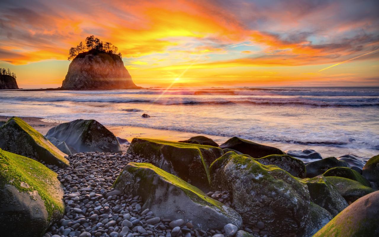 tramonto a ruby beach nell'olympic national park (washington, stati uniti)
