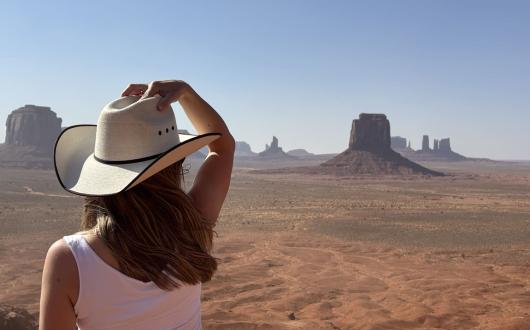 2024 - dipendenti in viaggio, la cowgirl Daniela alla Monument Valley (Arizona)