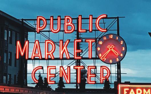 insegna del public market center di seattle (washington, stati uniti)