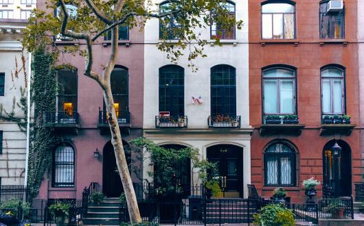 brownstones di new york city, abitazioni tipiche a schiera (new york, stati uniti)