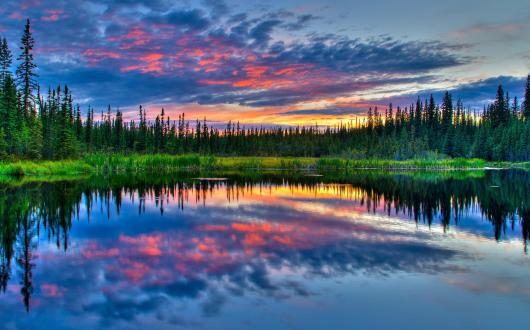 tramonto sul lago in alaska (alaska, stati uniti)