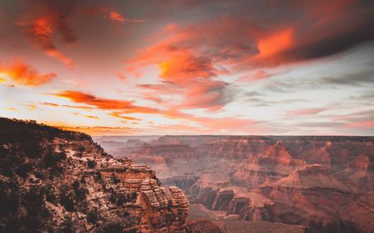  tramonto rosso sul grand canyon (arizona, stati uniti)