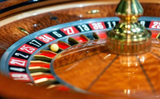 ruota di una roulette in un casino di las vegas (nevada, stati uniti)