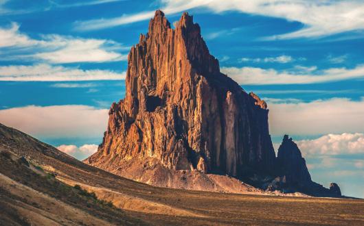 monolite vulcanico shiprock in new mexico (new mexico, stati uniti)