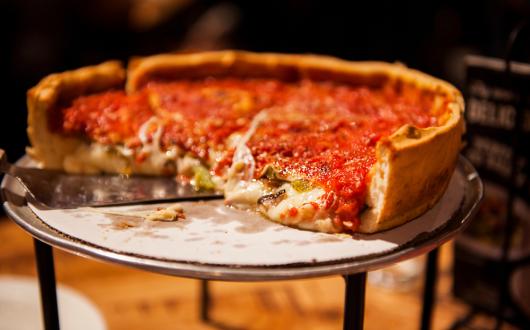 chicago deep-dish pizza (illinois, stati uniti)