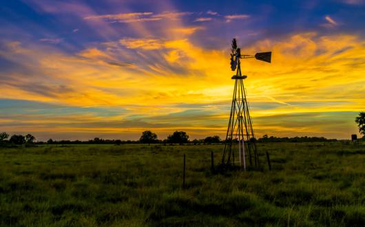 mulino a vento americano in texas (texas, stati uniti)