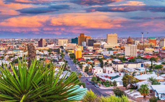 città di el paso durante il tramonto (texas, stati uniti)