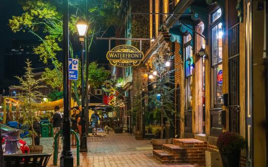 waterfront hotel bar e ristorante storico a baltimora (maryland, stati uniti)