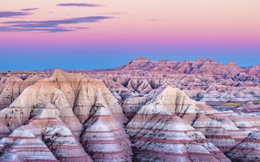 badlands national park al tramonto (south dakota, stati uniti)