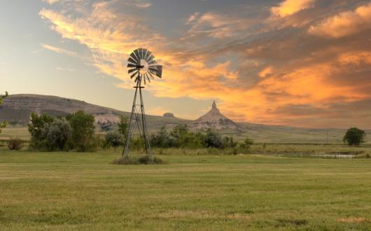 prateria con mulino a vento  (nebraska, stati uniti)