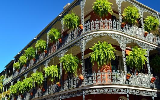 tipico edificio del french quarter a new orleans (louisiana, stati uniti)