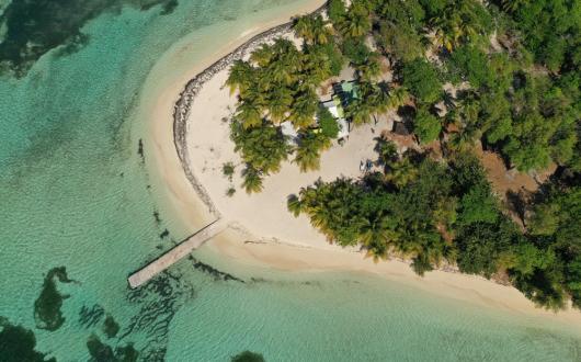 vista aerea dell'isola di gosier (guadalupa, caraibi)