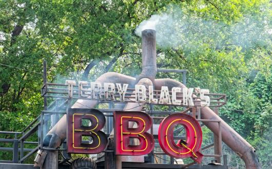 insegna del ristorante barbecue terry black's bbq in texas