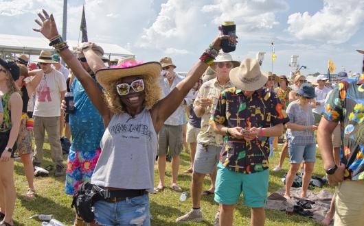 partecipanti al new orleans jazz festival (louisiana, stati uniti)