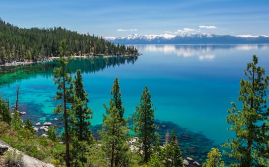 veduta panoramica del lake tahoe (california, stati uniti)