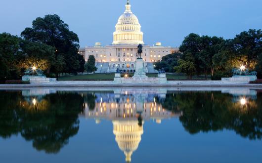 us capitol di washington dc illuminato di sera (district of columbia, stati uniti)