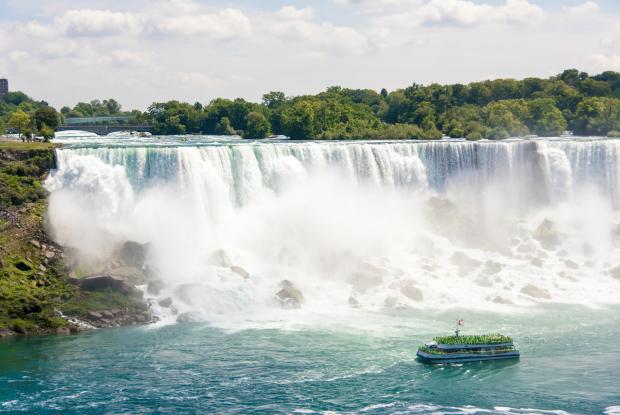 tour in barca alle cascate del niagara (ontario, canada)