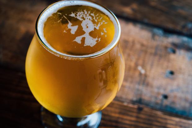 bicchiere di birra artigianale (oregon, stati uniti)