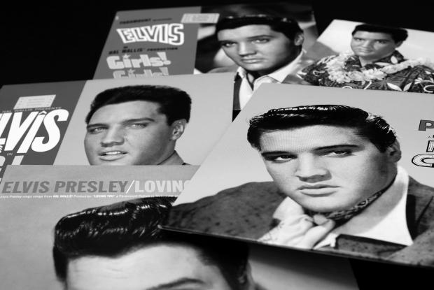 materiale vintage del cantante elvis presley (tennessee, stati uniti)