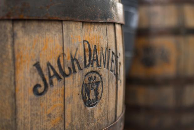 botte storica di whiskey jack daniel's (tennessee, stati uniti)