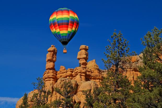 in mongolfiera tra i canyon americani