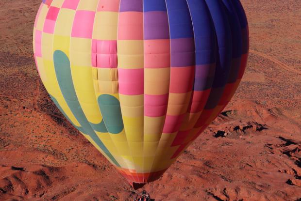 in mongolfiera tra i canyon