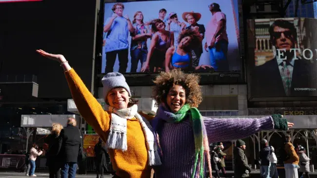 la vostra foto su un cartellone luminoso di Times Square? Ci pensiamo noi!